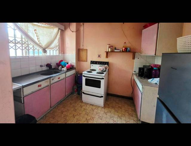 3 BEDROOM APARTMENT FOR SALE IN SUNNYSIDE